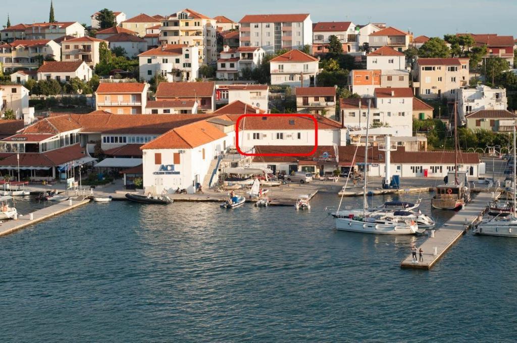 Hostel Marina Trogir Exterior photo