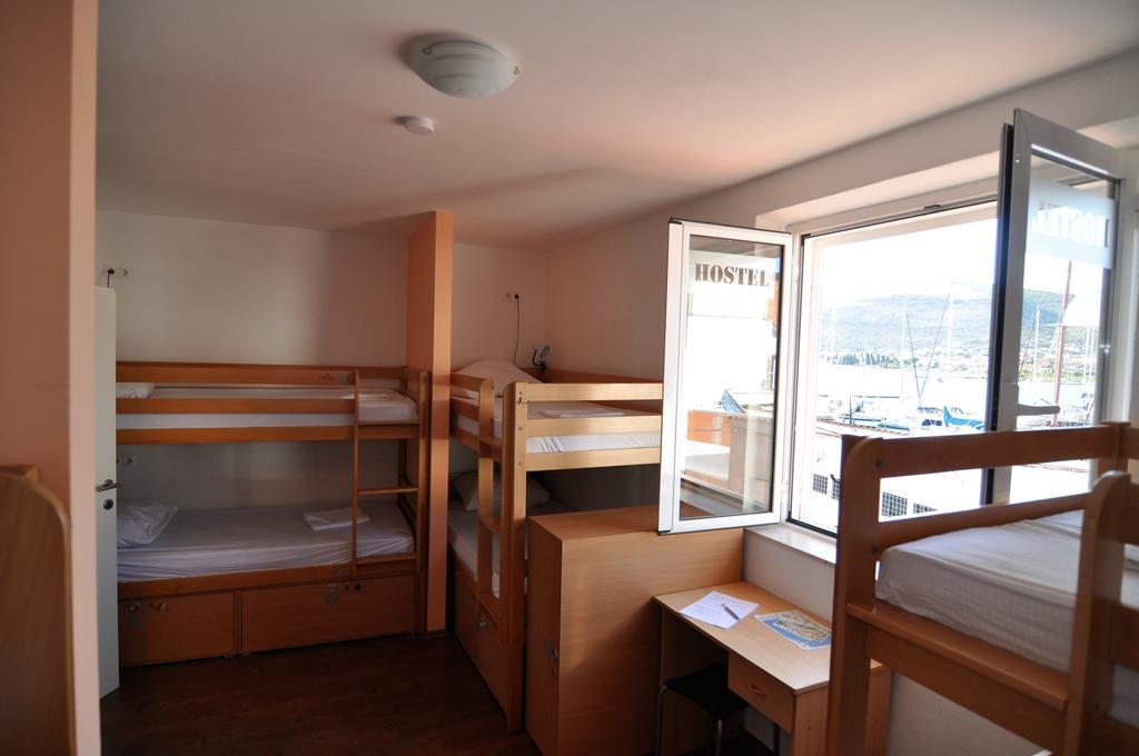 Hostel Marina Trogir Exterior photo