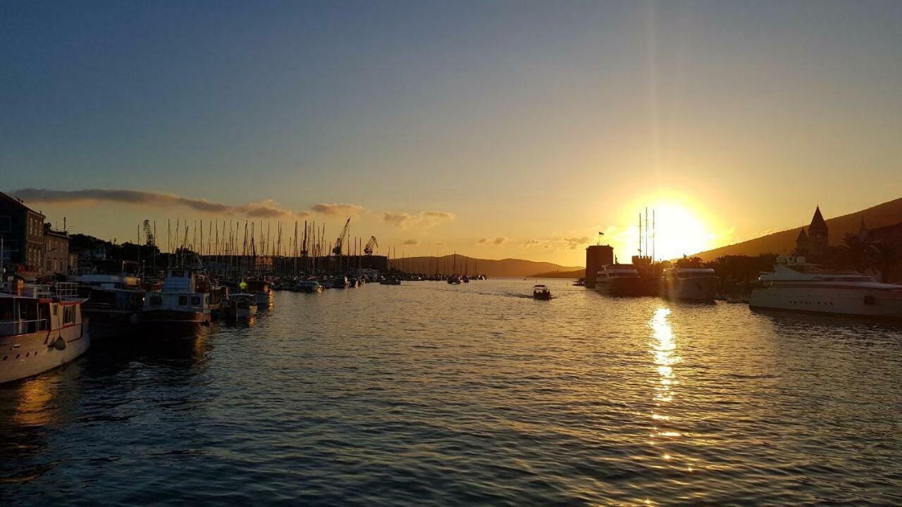 Hostel Marina Trogir Exterior photo
