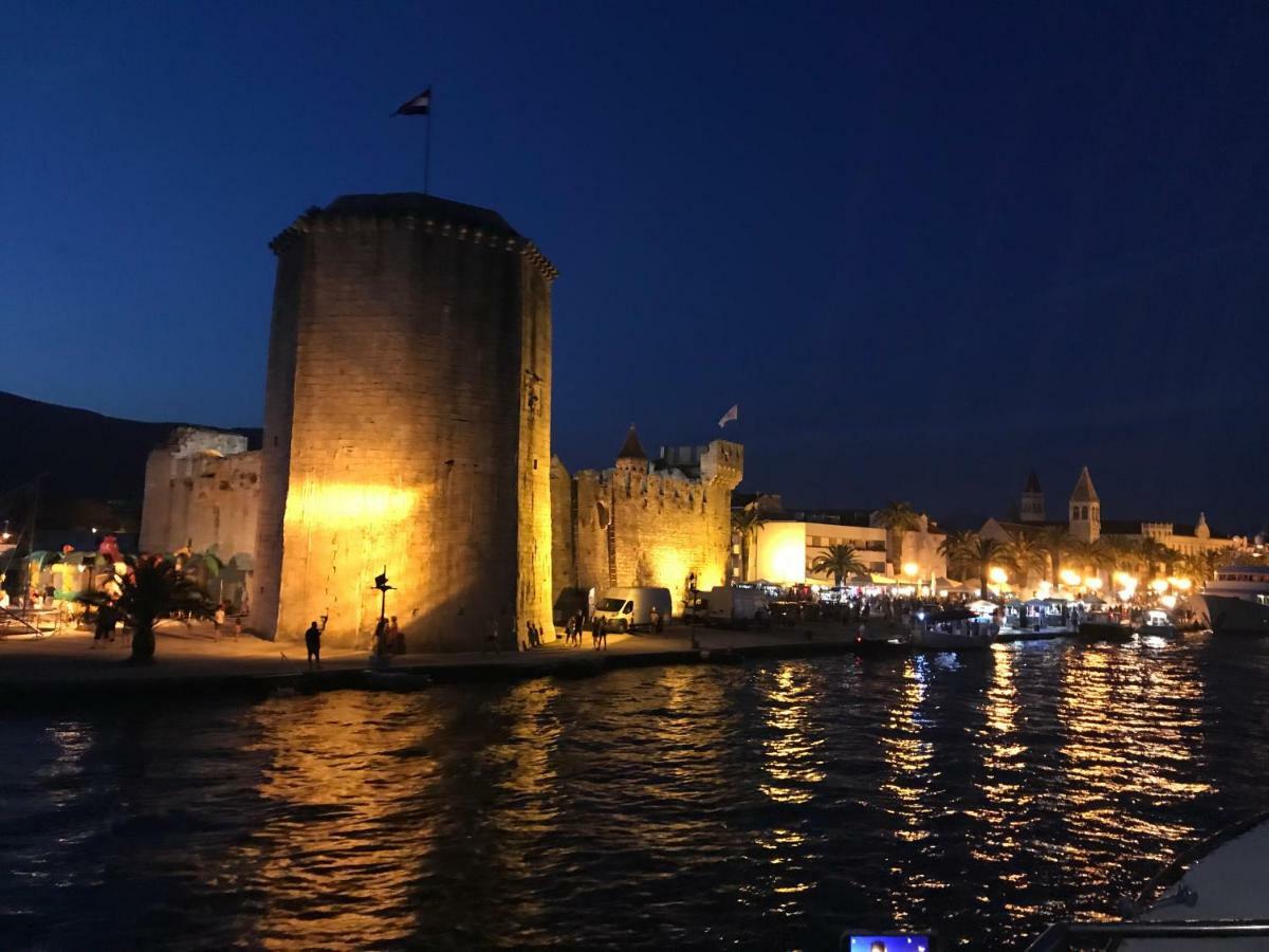 Hostel Marina Trogir Exterior photo